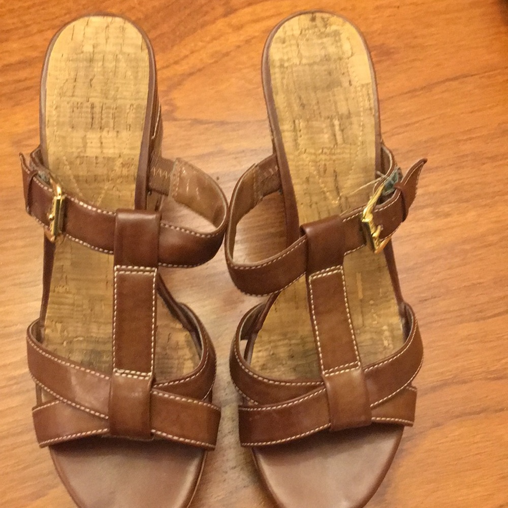 Guess brand wedges